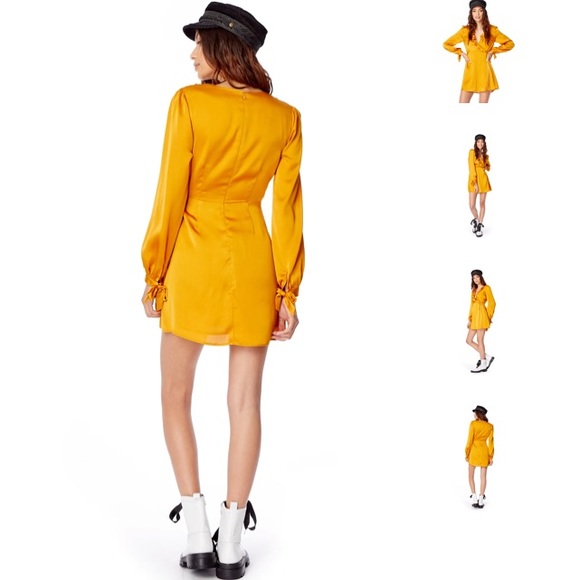 Lost + Wander Dawn Wrap Mini Dress NWT medium - Picture 3 of 7